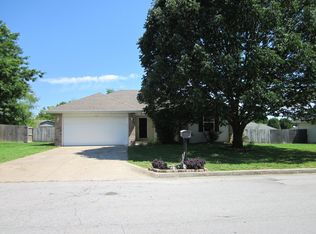 121 E Loyal St, Clever, MO 65631