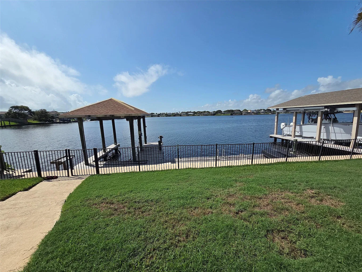 4 bed, 3.5 bath, 3080 sqft, $4,000 — Photo 3