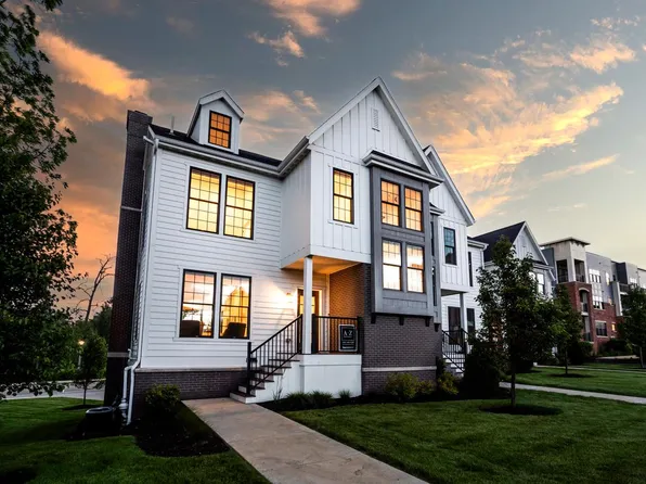 402 Main STREET, Delafield, WI 53018