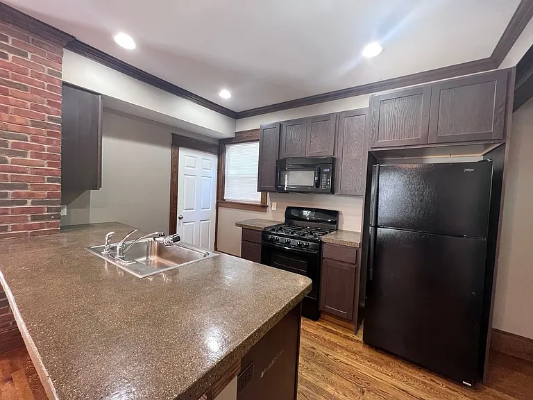 1025 Sherman St SE — Photo 9