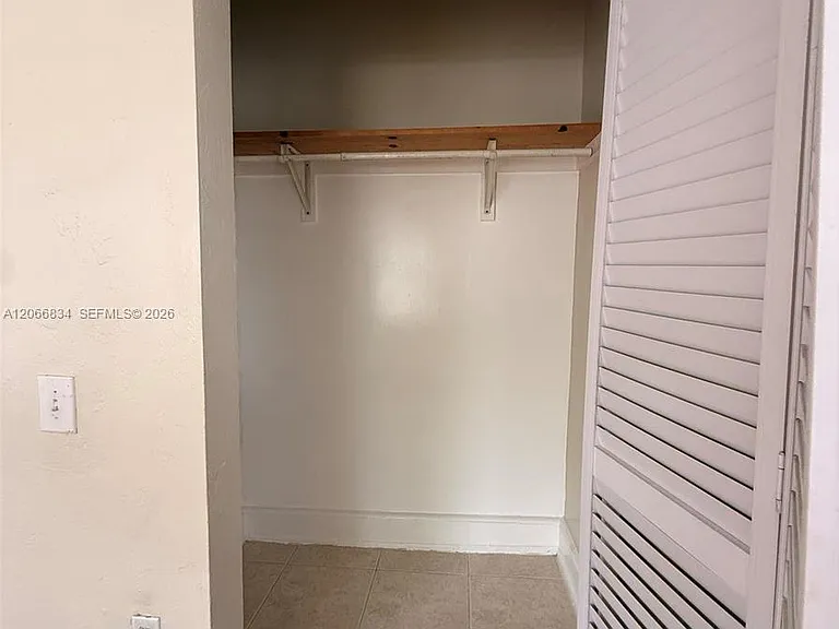 670 W 46th St #5 — Photo 1
