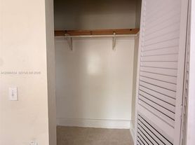 670 W 46th St, Miami Beach, FL