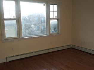 184 Zabriskie St #2R, Jersey City, NJ 07307