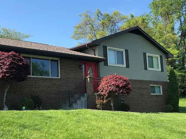 126 Shenandoah Dr, Russell, KY 41169