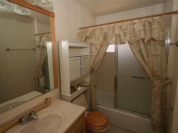 4th image of 160 Coy Ln