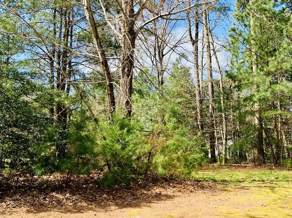 4 Carissa Ct, Cape Charles, VA 23310