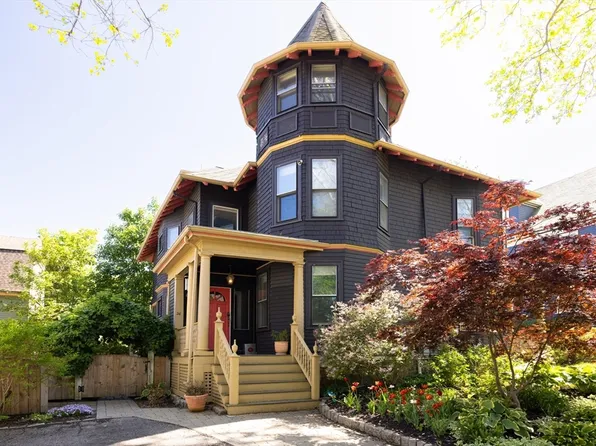 26 Moultrie St Unit 26, Dorchester Center, MA 02124