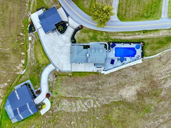 179 State Route 194, Prestonsburg, KY 41653
