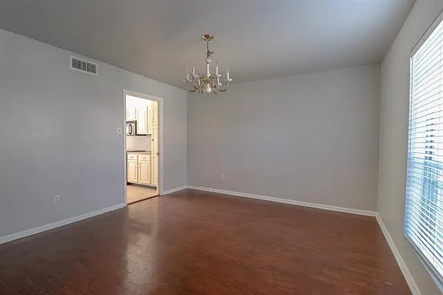 5725 Townhouse Ln — Photo 2