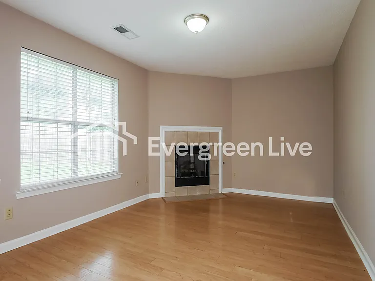 3931 Old Brownsville Rd — Photo 2
