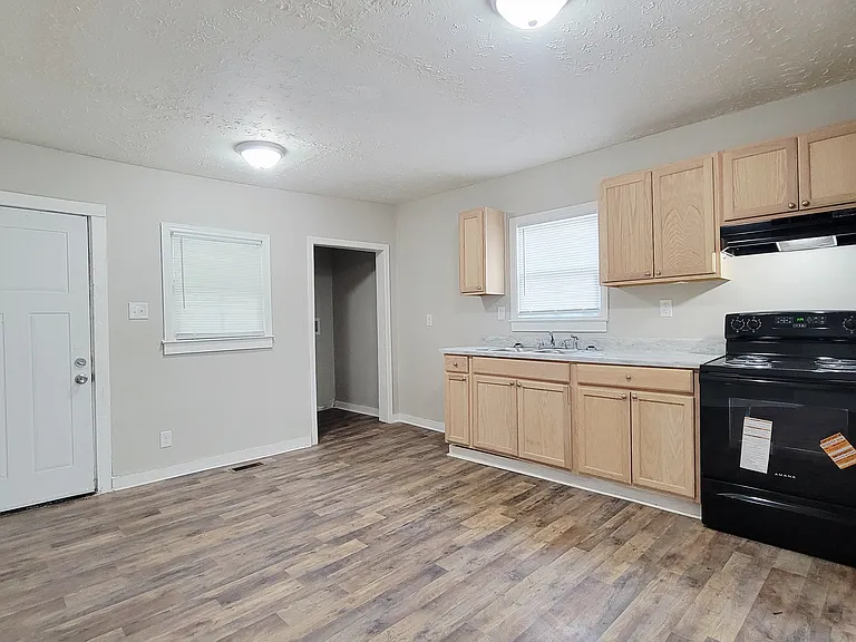 417 Pine St — Photo 7