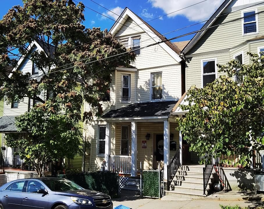 1st image of 217 Benziger Ave