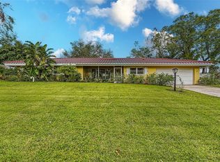 2737 Siesta Dr, Sarasota, FL 34239