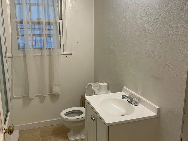 2312 Moss St — Photo 16