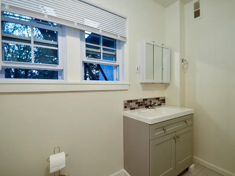 1176 Woodland Ave #2A — Photo 11