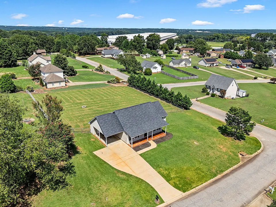 402 McFall Ct