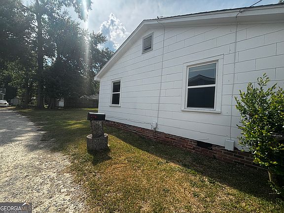 5th image of 311 Church St