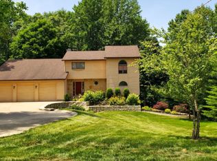 3245 Tawny Leaf Ct, Sidney, OH 45365