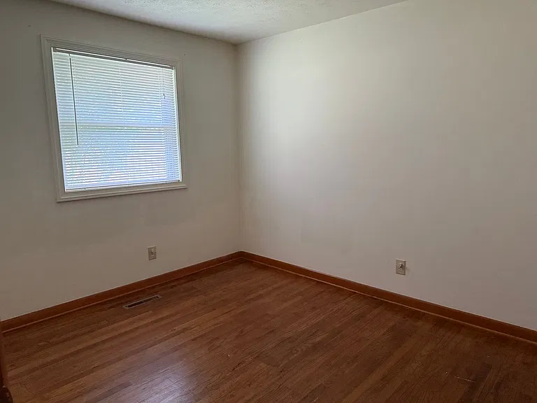 1140 Eastfield Rd — Photo 7