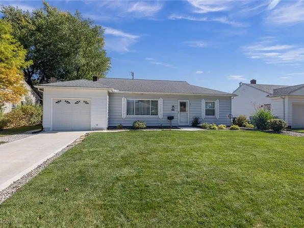 6775 Oakwood Rd, Parma Heights, OH 44130