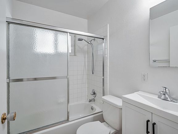 4th image of 550 Troy Dr #3