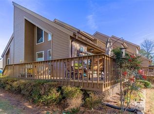 88 Hudgins Point Ln, Cobbs Creek, VA 23035