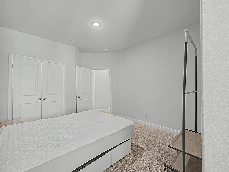 537 Hutchinson Ln — Photo 26