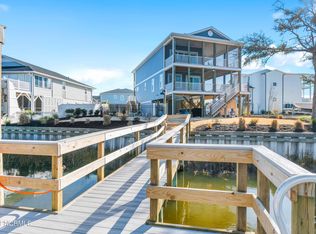 209 SW 15th St, Oak Island, NC 28465
