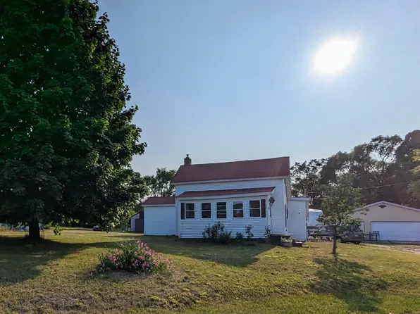 2019 Lenz Rd, Ludington, MI 49431
