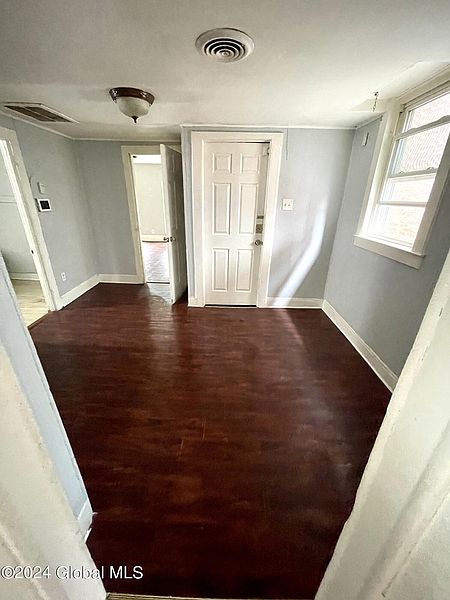 5th image of 215 Front Street