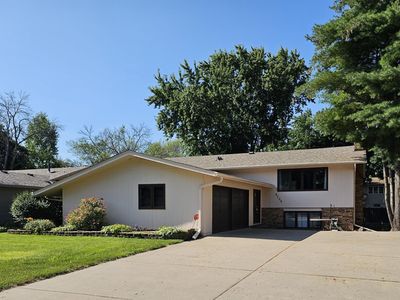 6709 80th Ave N, Brooklyn Park, MN, 55445