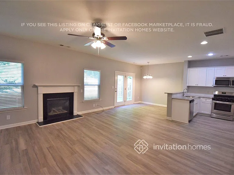 215 Brookhaven Ct — Photo 4