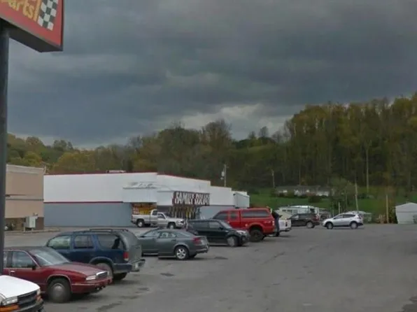 204 S Pike St, Shinnston, WV 26431