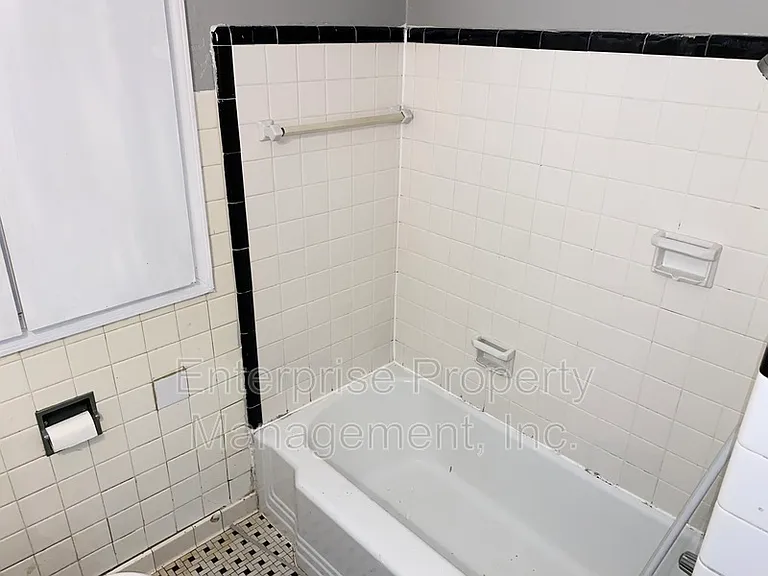 605 Houston St — Photo 22