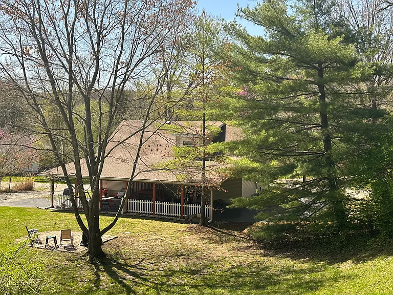 2320 Llewellyn Rd — Photo 3