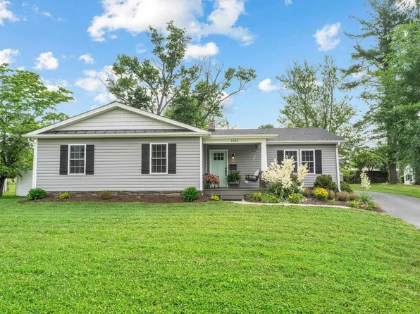 1334 Keesling Ave, Waynesboro, VA 22980
