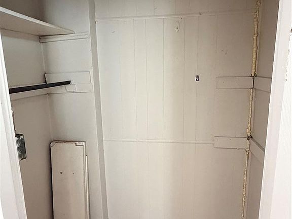 4th image of 4624 Newport Ave