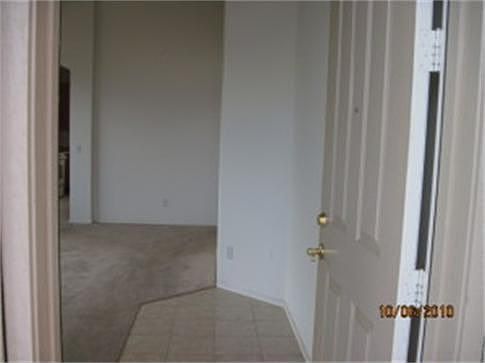 4th image of 6610 S 44th Ln