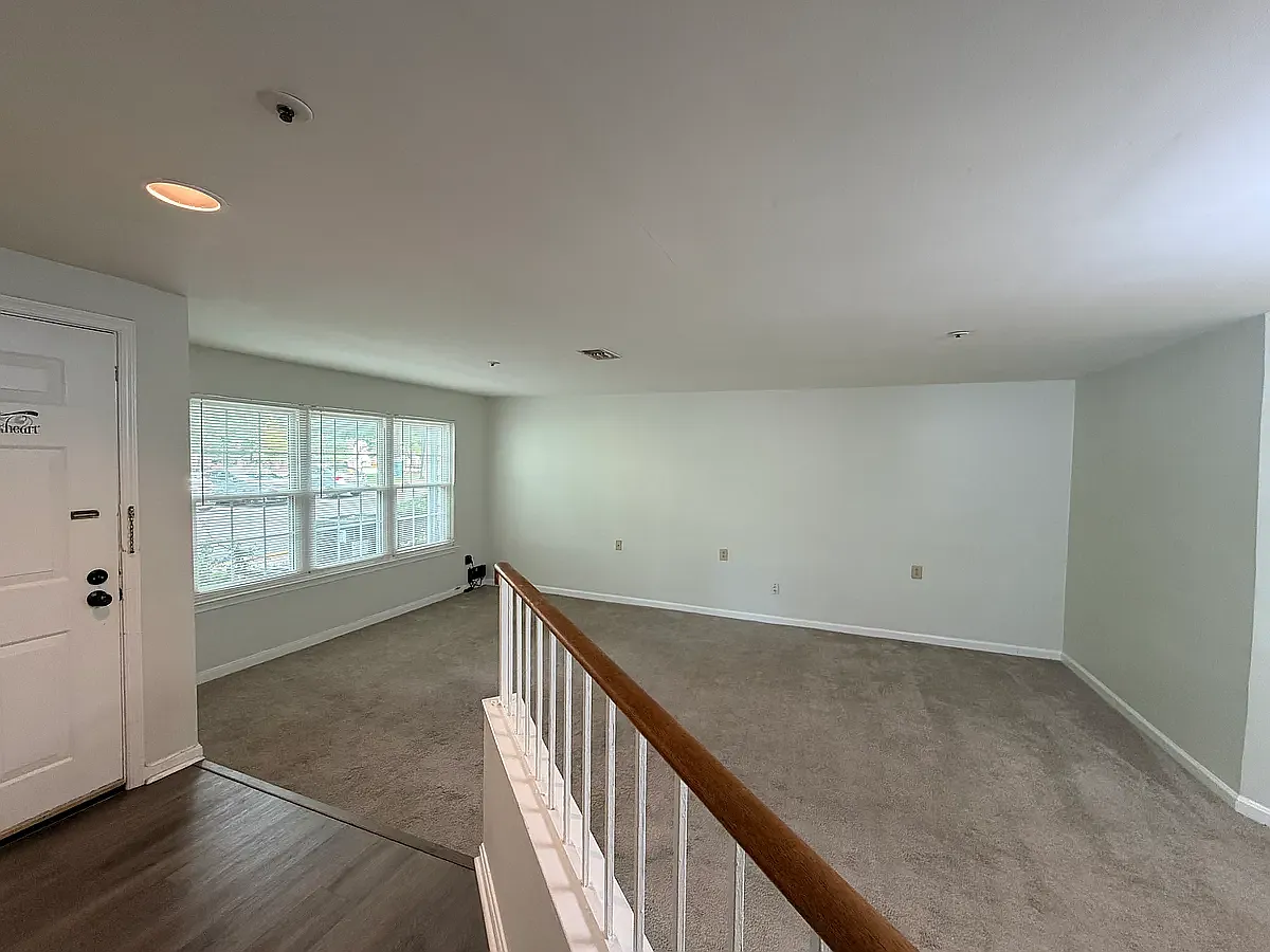 3 bed, 2.5 bath, 1899 sqft, $2,999 — Photo 3