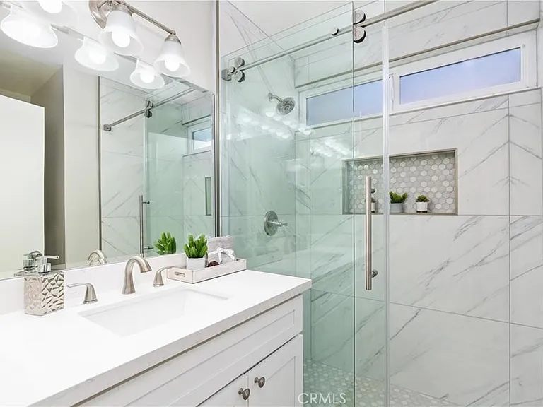 713 N Morgan St #B — Photo 12