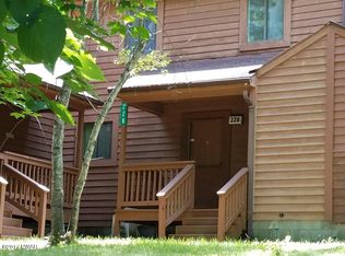 228 Sedburgh Ct, Bushkill, PA 18324