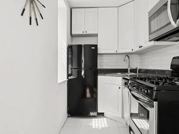 61 Lexington Avenue 5F image 3 of 5