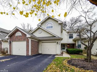 723 Shady Oaks Ct, Elgin, IL 60120