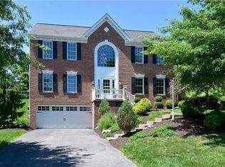 5808 Longview Cir, Bridgeville, PA
