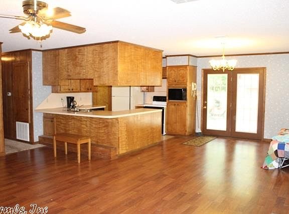 3rd image of 70 Tracelwood Dr