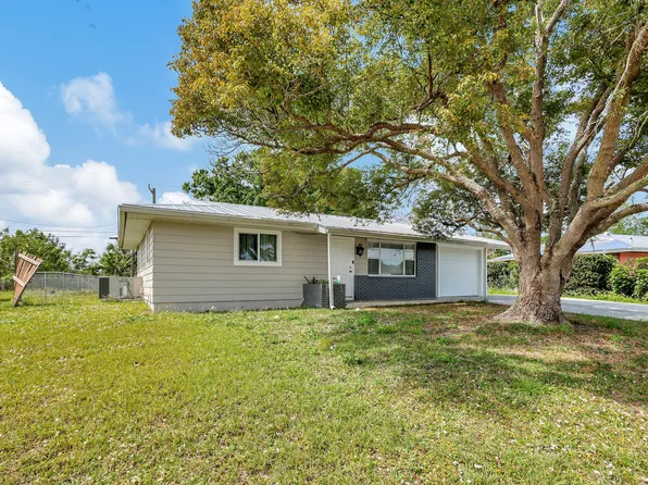 750 SW Airoso Boulevard, Port St Lucie, FL 34983
