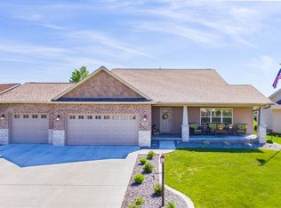 1308 Westminster Dr, Washington, IL