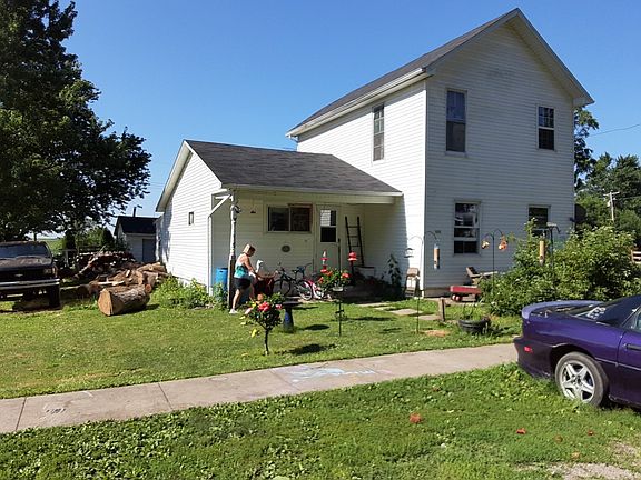 3rd image of 111 E Lucas St