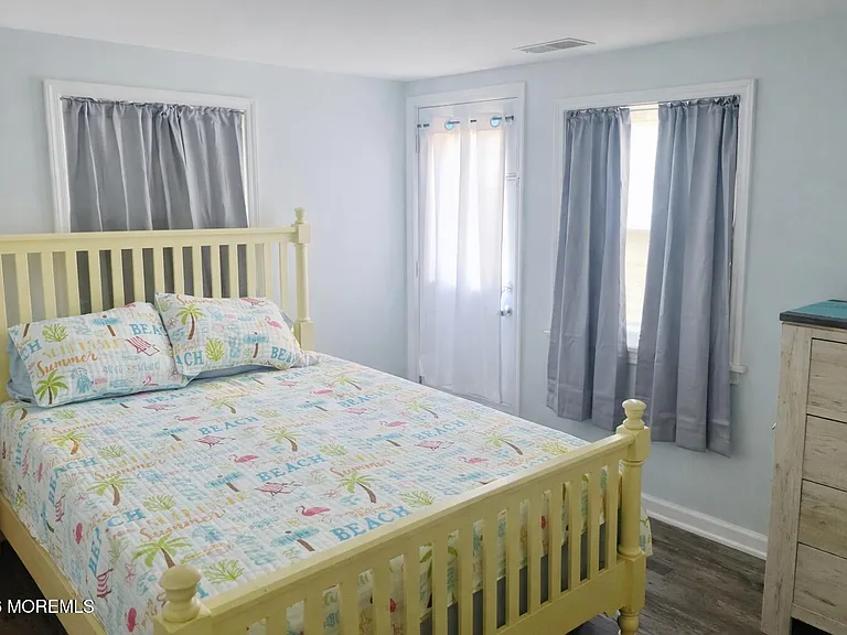 1510R Bay Blvd #2 — Photo 11