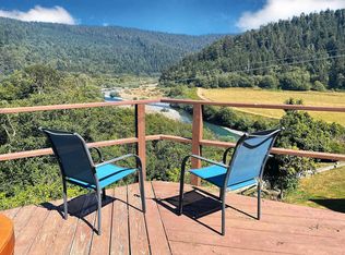 88 Riverview Ln, Orick, CA 95555